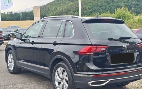 Volkswagen Tiguan II, 2023 год, 3 390 000 рублей, 4 фотография