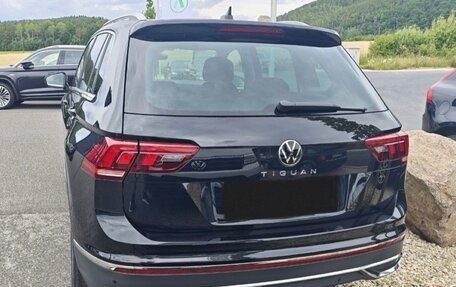 Volkswagen Tiguan II, 2023 год, 3 390 000 рублей, 5 фотография
