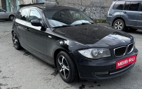 BMW 1 серия, 2010 год, 550 000 рублей, 2 фотография