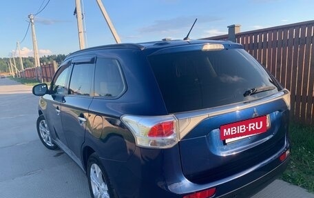 Mitsubishi Outlander III рестайлинг 3, 2013 год, 1 200 000 рублей, 4 фотография
