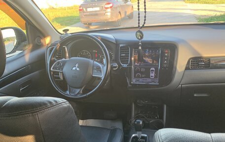 Mitsubishi Outlander III рестайлинг 3, 2013 год, 1 200 000 рублей, 17 фотография