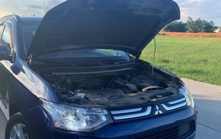 Mitsubishi Outlander III рестайлинг 3, 2013 год, 1 200 000 рублей, 8 фотография