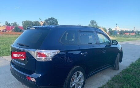 Mitsubishi Outlander III рестайлинг 3, 2013 год, 1 200 000 рублей, 6 фотография