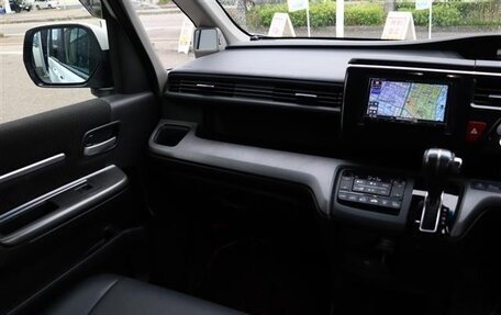 Honda Stepwgn IV, 2021 год, 1 998 000 рублей, 26 фотография
