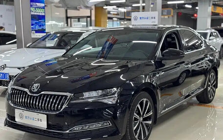 Skoda Superb III рестайлинг, 2023 год, 2 031 200 рублей, 1 фотография