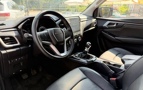Isuzu D-Max, 2022 год, 2 999 000 рублей, 18 фотография