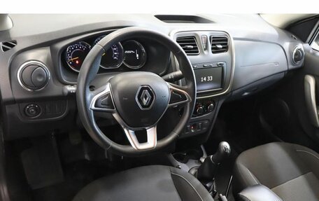 Renault Logan II, 2019 год, 899 000 рублей, 6 фотография