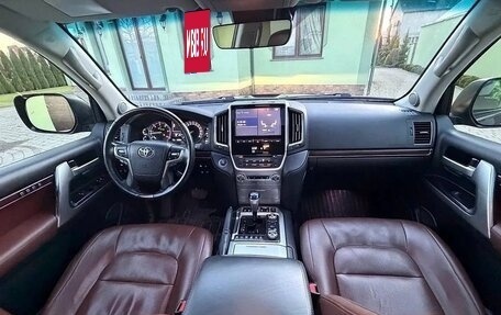 Toyota Land Cruiser 200, 2016 год, 4 500 000 рублей, 5 фотография