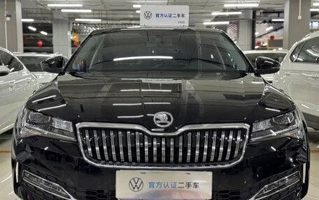 Skoda Superb III рестайлинг, 2023 год, 2 031 200 рублей, 2 фотография