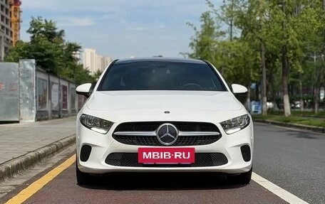 Mercedes-Benz A-Класс, 2022 год, 1 580 000 рублей, 2 фотография