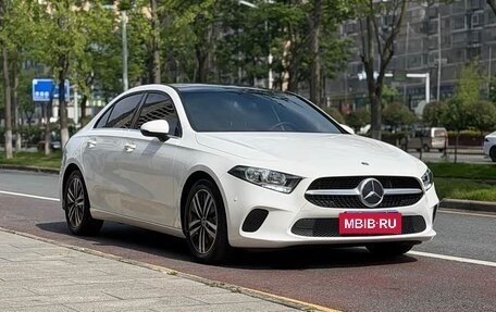 Mercedes-Benz A-Класс, 2022 год, 1 580 000 рублей, 3 фотография