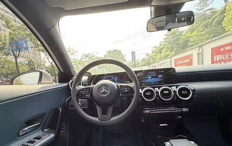 Mercedes-Benz A-Класс, 2022 год, 1 580 000 рублей, 11 фотография