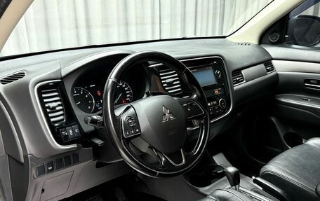 Mitsubishi Outlander III рестайлинг 3, 2015 год, 1 499 000 рублей, 9 фотография