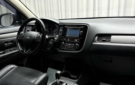 Mitsubishi Outlander III рестайлинг 3, 2015 год, 1 499 000 рублей, 7 фотография