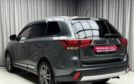 Mitsubishi Outlander III рестайлинг 3, 2015 год, 1 499 000 рублей, 6 фотография