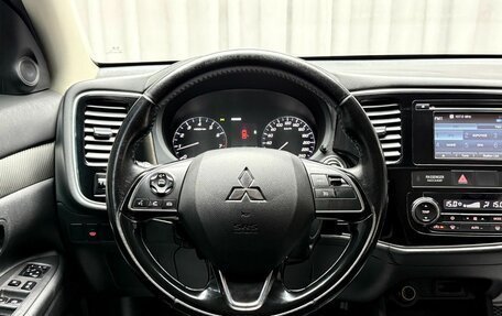 Mitsubishi Outlander III рестайлинг 3, 2015 год, 1 499 000 рублей, 13 фотография