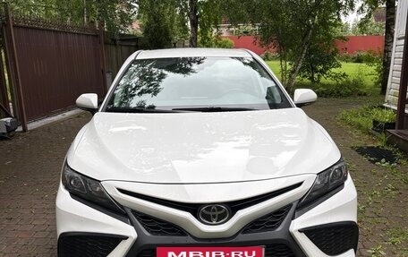 Toyota Camry, 2022 год, 3 100 000 рублей, 4 фотография