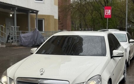 Mercedes-Benz E-Класс, 2012 год, 1 400 000 рублей, 1 фотография