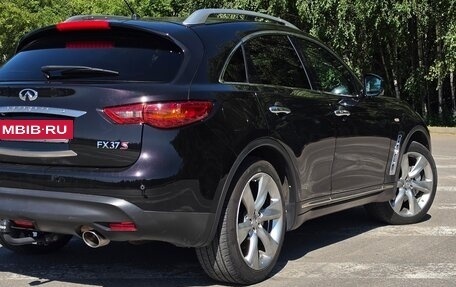 Infiniti FX II, 2011 год, 2 150 000 рублей, 3 фотография