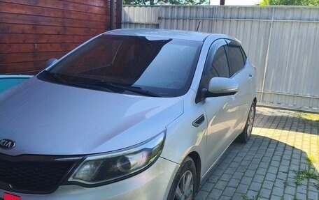 KIA Rio III рестайлинг, 2015 год, 1 050 000 рублей, 2 фотография