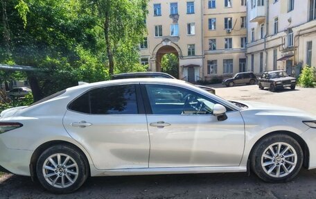 Toyota Camry, 2021 год, 2 630 000 рублей, 7 фотография