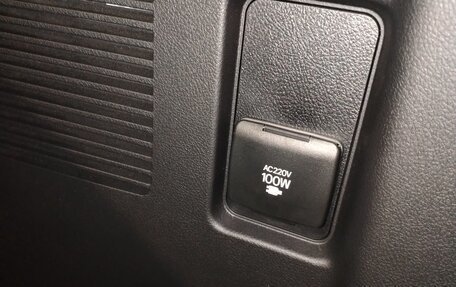 Toyota Land Cruiser Prado 150 рестайлинг 2, 2022 год, 6 750 000 рублей, 11 фотография