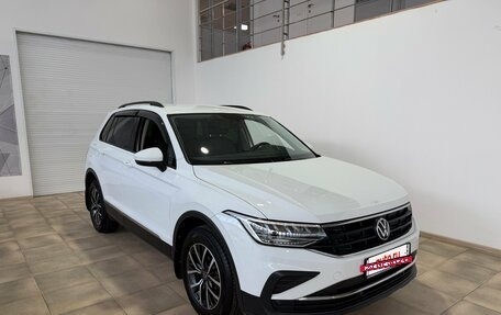 Volkswagen Tiguan II, 2021 год, 2 900 000 рублей, 2 фотография