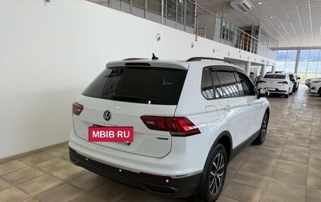 Volkswagen Tiguan II, 2021 год, 2 900 000 рублей, 4 фотография