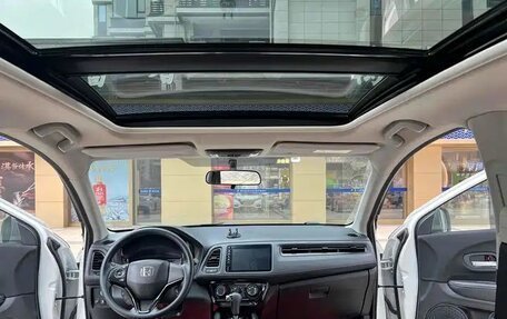Honda Vezel, 2022 год, 1 422 000 рублей, 10 фотография