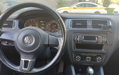 Volkswagen Jetta VI, 2012 год, 950 000 рублей, 8 фотография