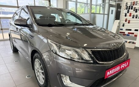 KIA Rio III рестайлинг, 2014 год, 995 000 рублей, 38 фотография