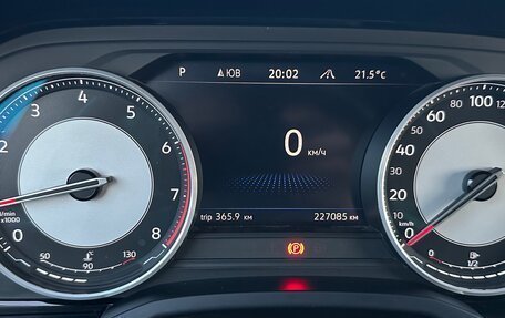 Volkswagen Touareg III, 2018 год, 3 600 000 рублей, 14 фотография