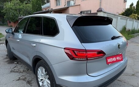 Volkswagen Touareg III, 2018 год, 3 600 000 рублей, 4 фотография