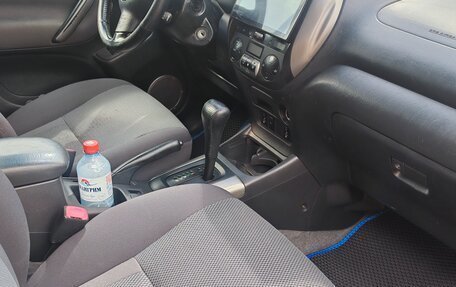 Toyota RAV4, 2005 год, 850 000 рублей, 18 фотография