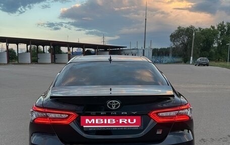 Toyota Camry, 2021 год, 3 390 000 рублей, 6 фотография