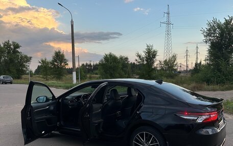 Toyota Camry, 2021 год, 3 390 000 рублей, 17 фотография