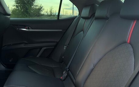 Toyota Camry, 2021 год, 3 390 000 рублей, 18 фотография
