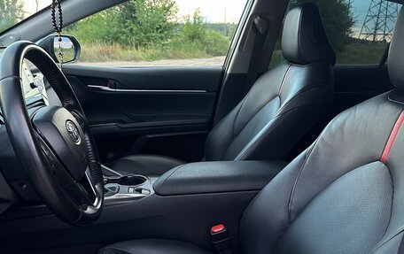 Toyota Camry, 2021 год, 3 390 000 рублей, 19 фотография