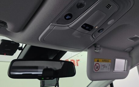 Toyota Prius IV XW50, 2022 год, 2 875 666 рублей, 17 фотография