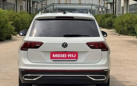 Volkswagen Tiguan II, 2023 год, 2 750 000 рублей, 5 фотография