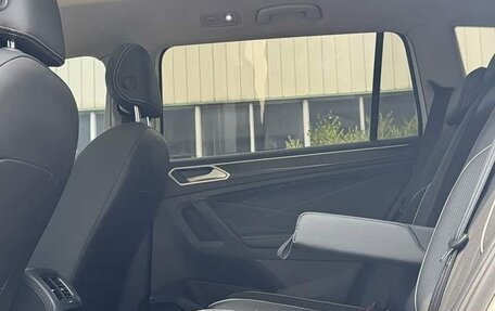 Volkswagen Tiguan II, 2023 год, 2 750 000 рублей, 11 фотография