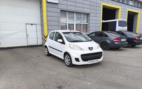Peugeot 107 I рестайлинг, 2011 год, 380 000 рублей, 2 фотография