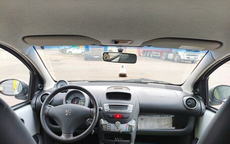 Peugeot 107 I рестайлинг, 2011 год, 380 000 рублей, 6 фотография