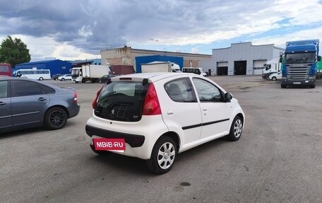 Peugeot 107 I рестайлинг, 2011 год, 380 000 рублей, 3 фотография