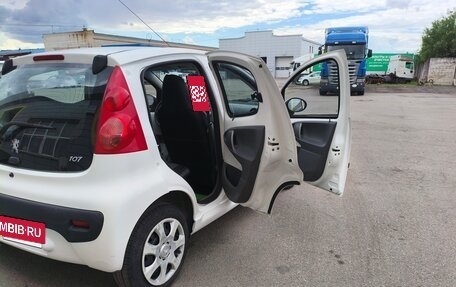 Peugeot 107 I рестайлинг, 2011 год, 380 000 рублей, 9 фотография