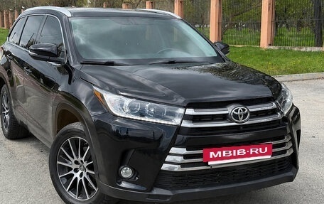 Toyota Highlander III, 2019 год, 3 770 000 рублей, 3 фотография