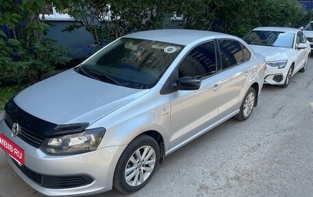 Volkswagen Polo VI (EU Market), 2013 год, 700 000 рублей, 2 фотография