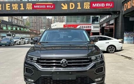 Volkswagen T-Roc I, 2022 год, 1 400 000 рублей, 2 фотография