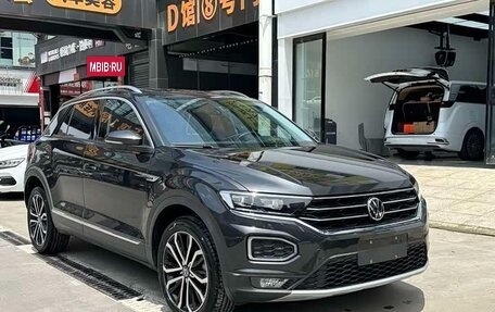 Volkswagen T-Roc I, 2022 год, 1 400 000 рублей, 3 фотография