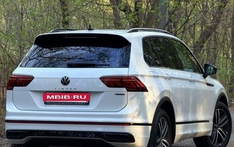Volkswagen Tiguan II, 2020 год, 4 350 000 рублей, 2 фотография